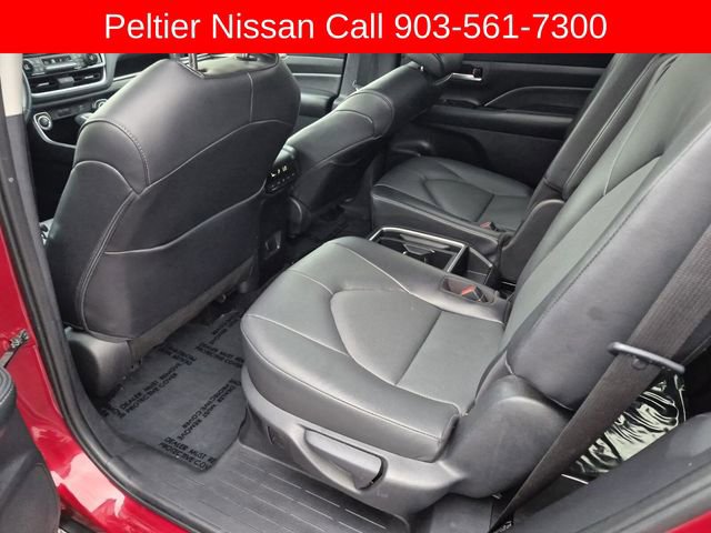 Used 2025 Toyota Grand Highlander AWD image 25