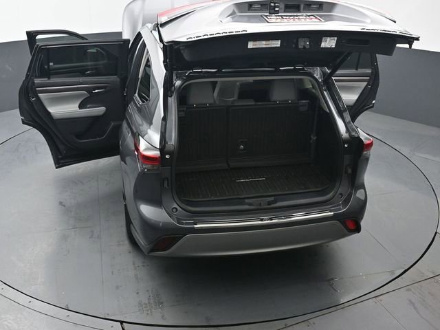 Used 2023 Toyota Highlander Platinum AWD/4WD image 56
