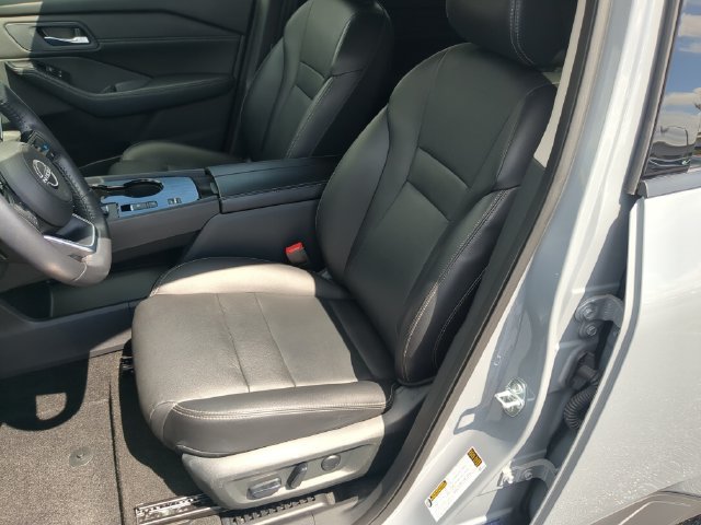Used 2024 Nissan Rogue SL w/ SL Premium Package FWD image 23