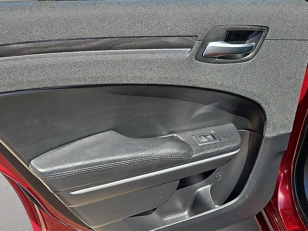 Used 2020 Chrysler 300 Touring w/ Sport Appearance Package RWD image 14