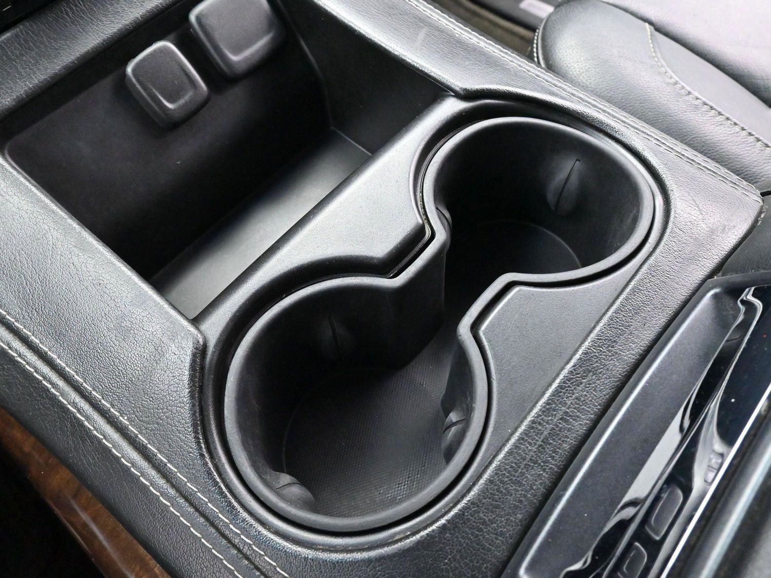 Used 2015 Chevrolet Suburban LT image 29