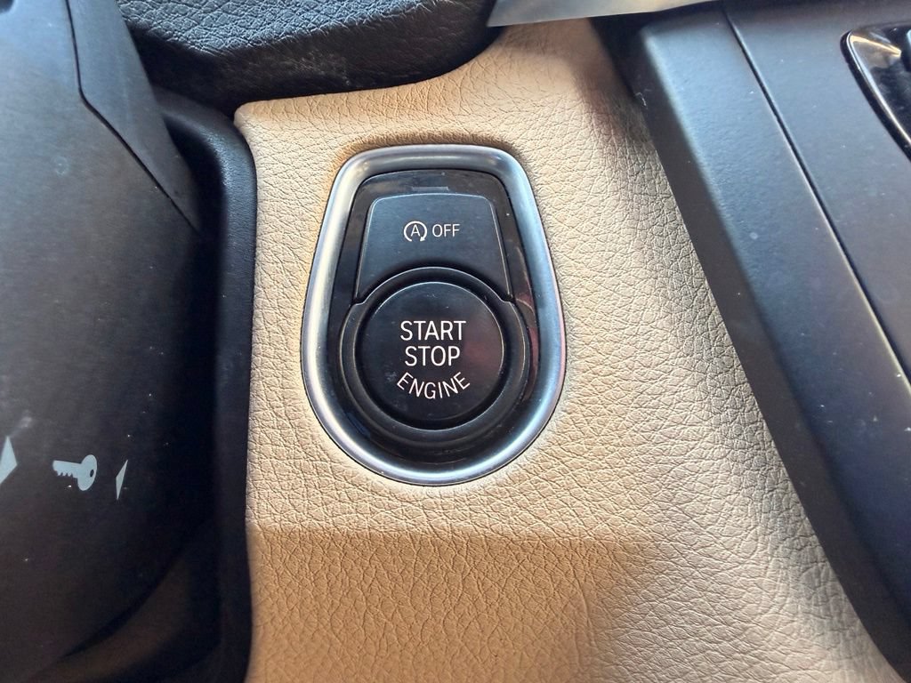 Used 2013 BMW 328i xDrive Sedan AWD/4WD image 21
