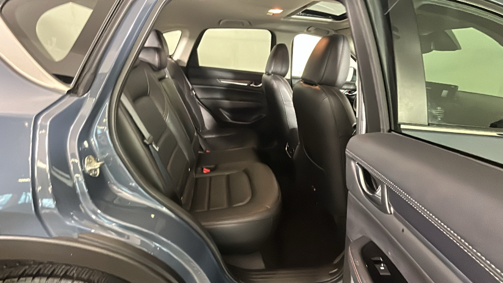 Used 2025 MAZDA CX-5 Carbon Edition AWD/4WD image 32