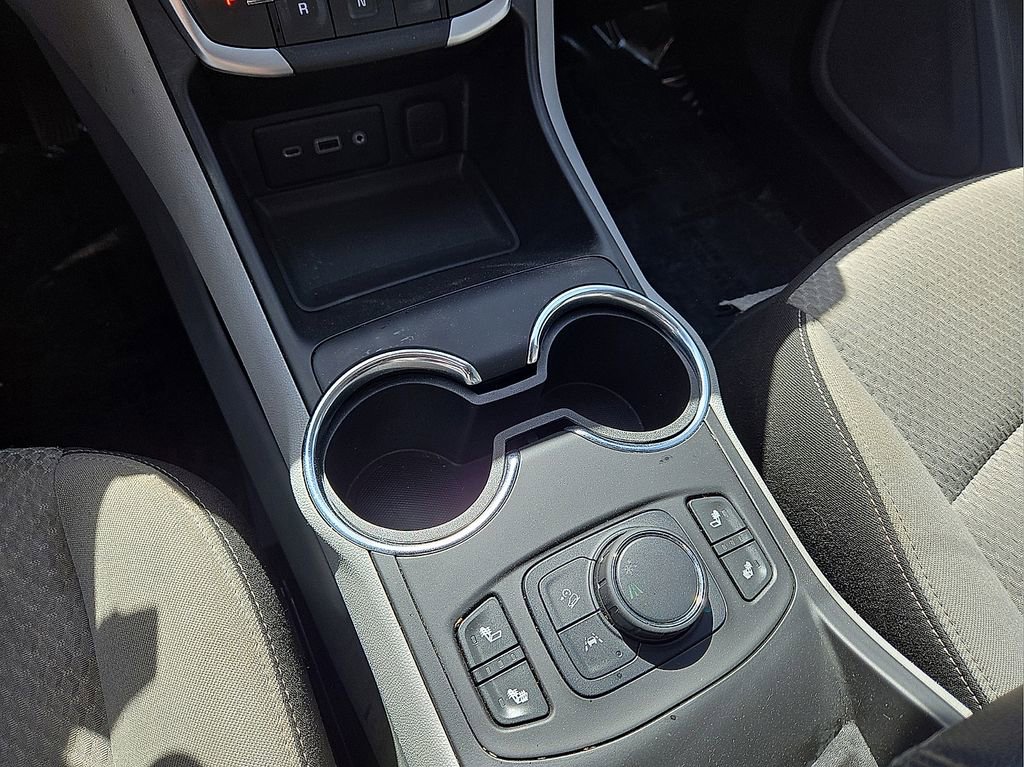 Used 2024 GMC Terrain SLE w/ Driver Convenience Package image 30