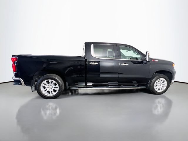 Used 2025 Chevrolet Silverado 1500 LTZ AWD/4WD image 32