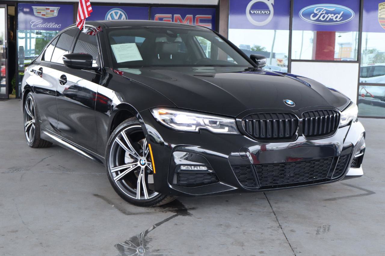 Used 2020 BMW 330i Sedan w/ M Sport Package image 2