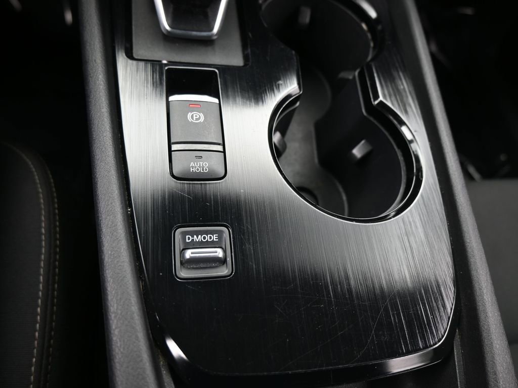 Used 2023 Nissan Rogue S image 26