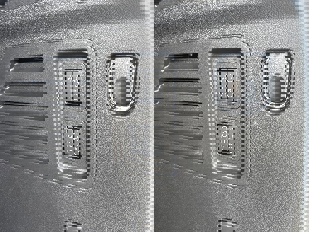 New 2026 Chevrolet Traverse RS w/ LPO, Floor Liner Package image 19