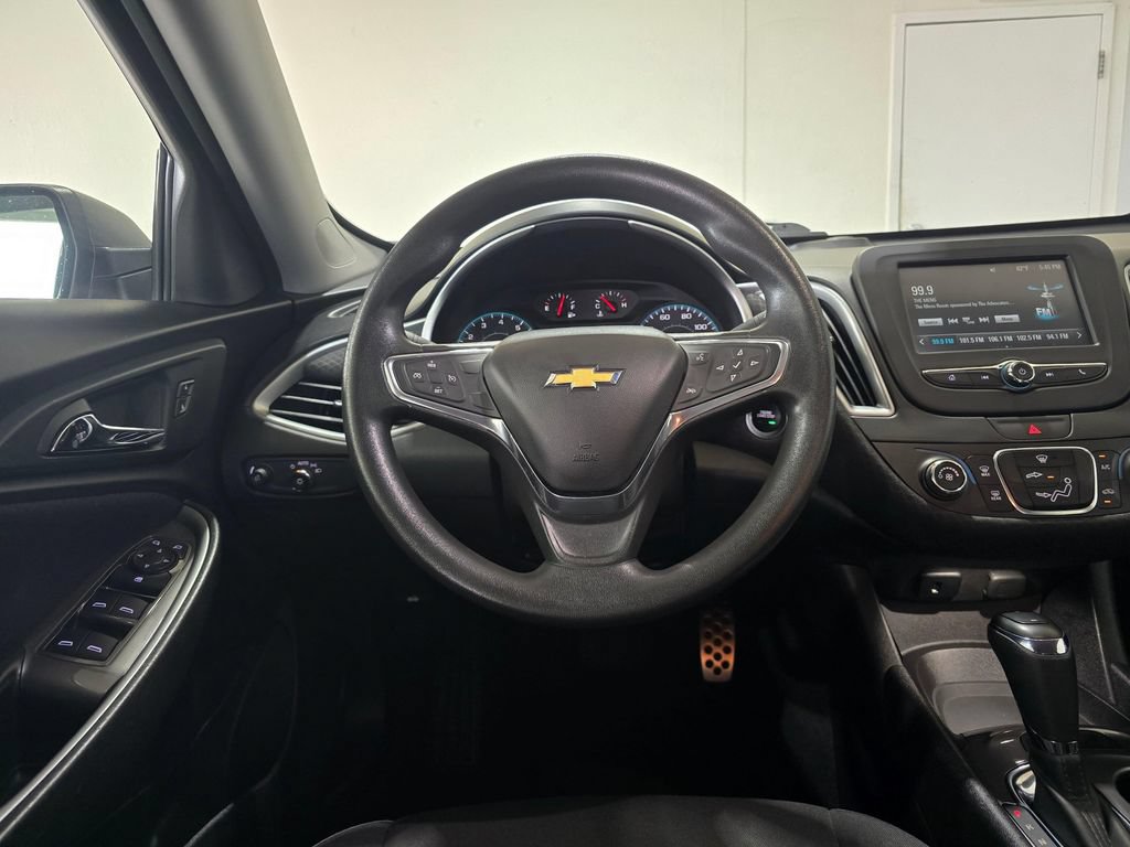Used 2017 Chevrolet Malibu LS FWD image 10