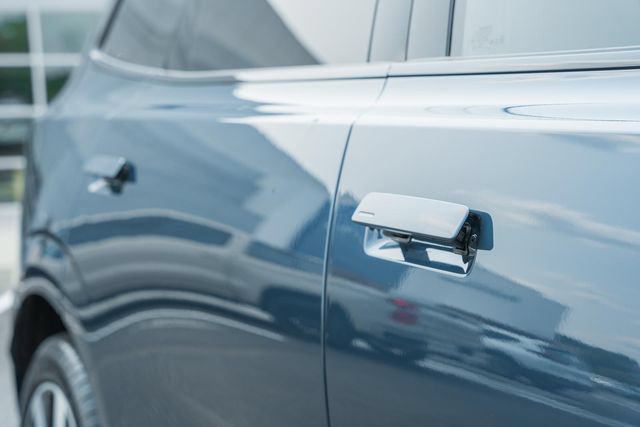 Certified 2025 Volvo EX90 Ultra AWD/4WD image 14
