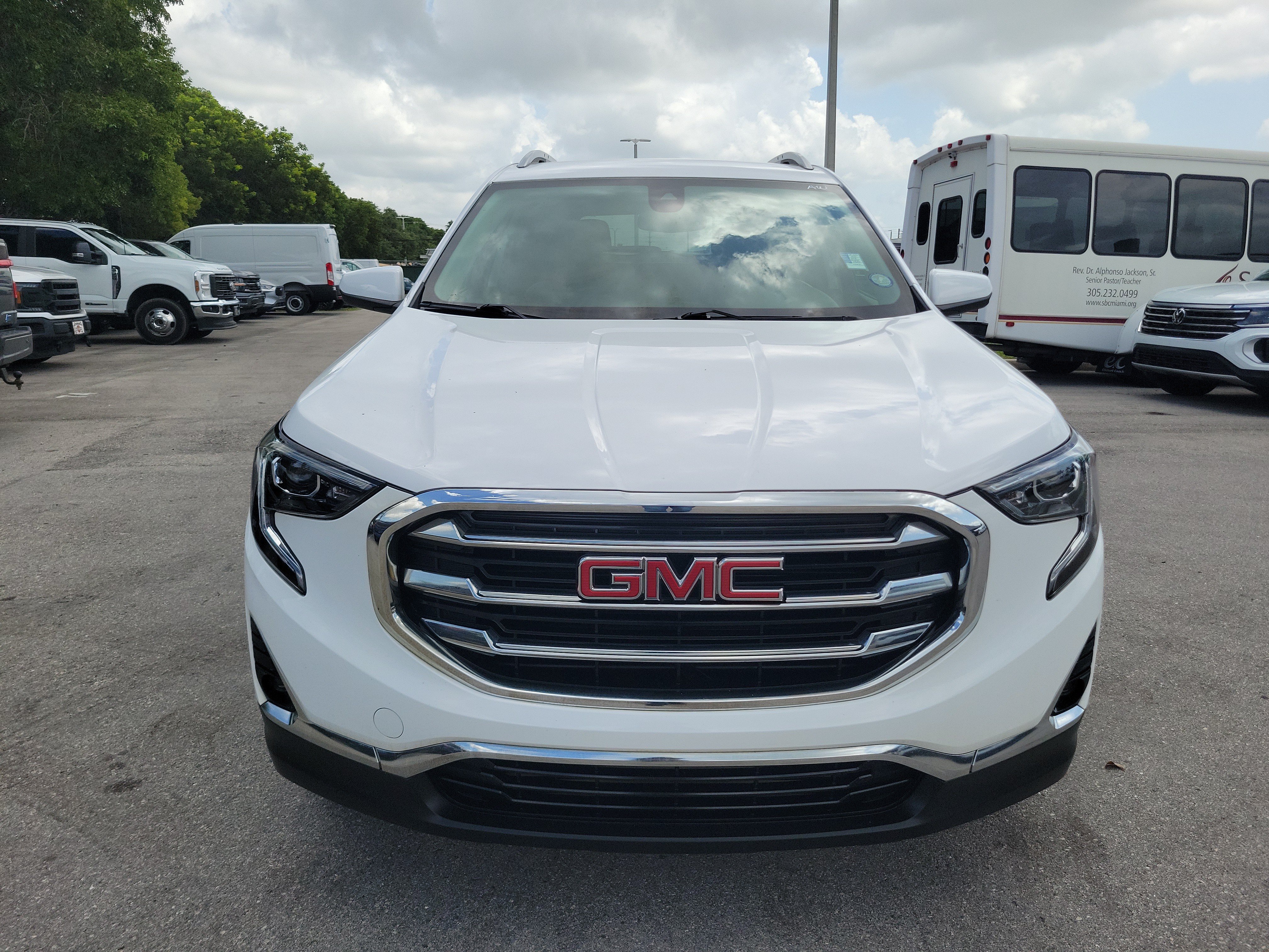 Used 2020 GMC Terrain SLT w/ Preferred Package AWD/4WD image 2