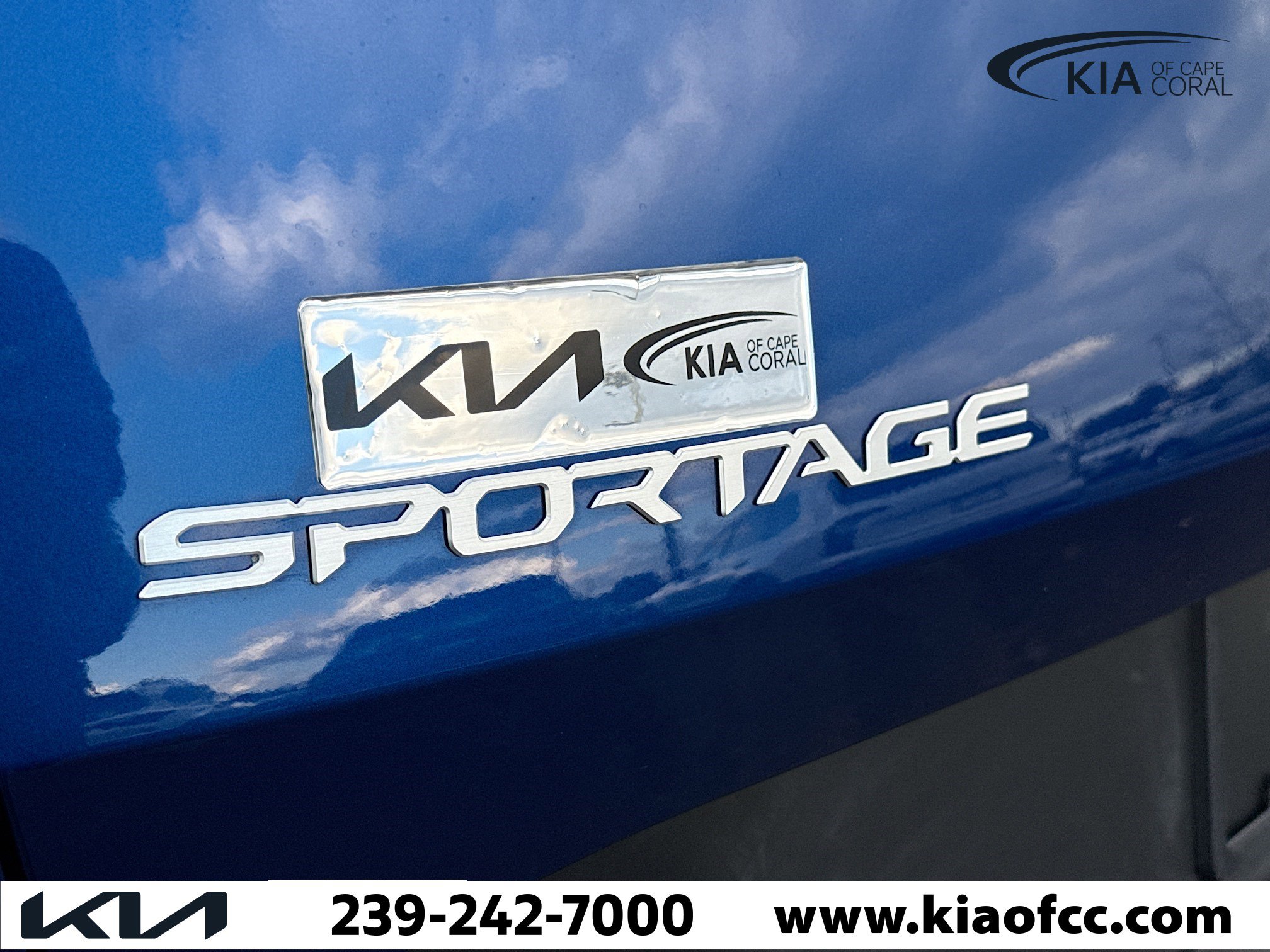 Used 2025 Kia Sportage EX image 11