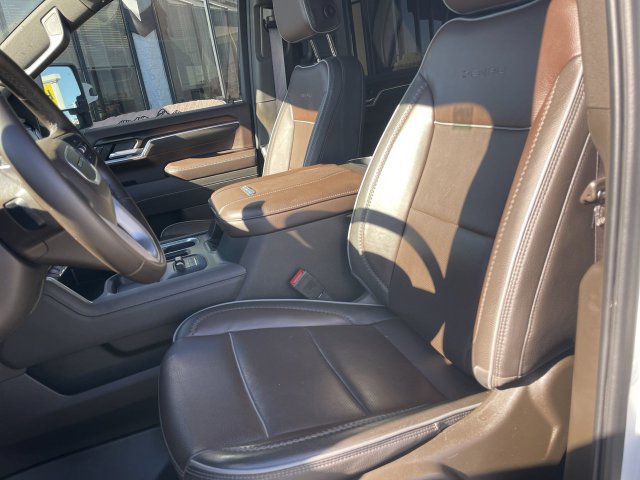 Used 2026 GMC Sierra 3500 Denali w/ Denali Reserve Package AWD/4WD image 13