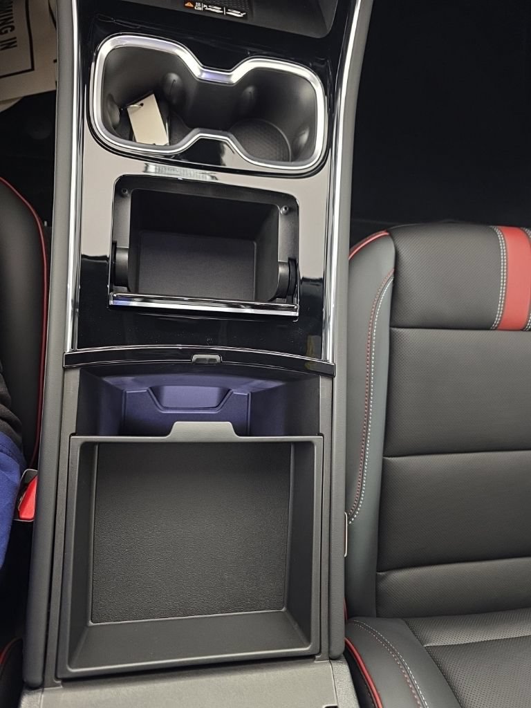 New 2027 Chevrolet Traverse RS w/ LPO, Floor Liner Package FWD image 23