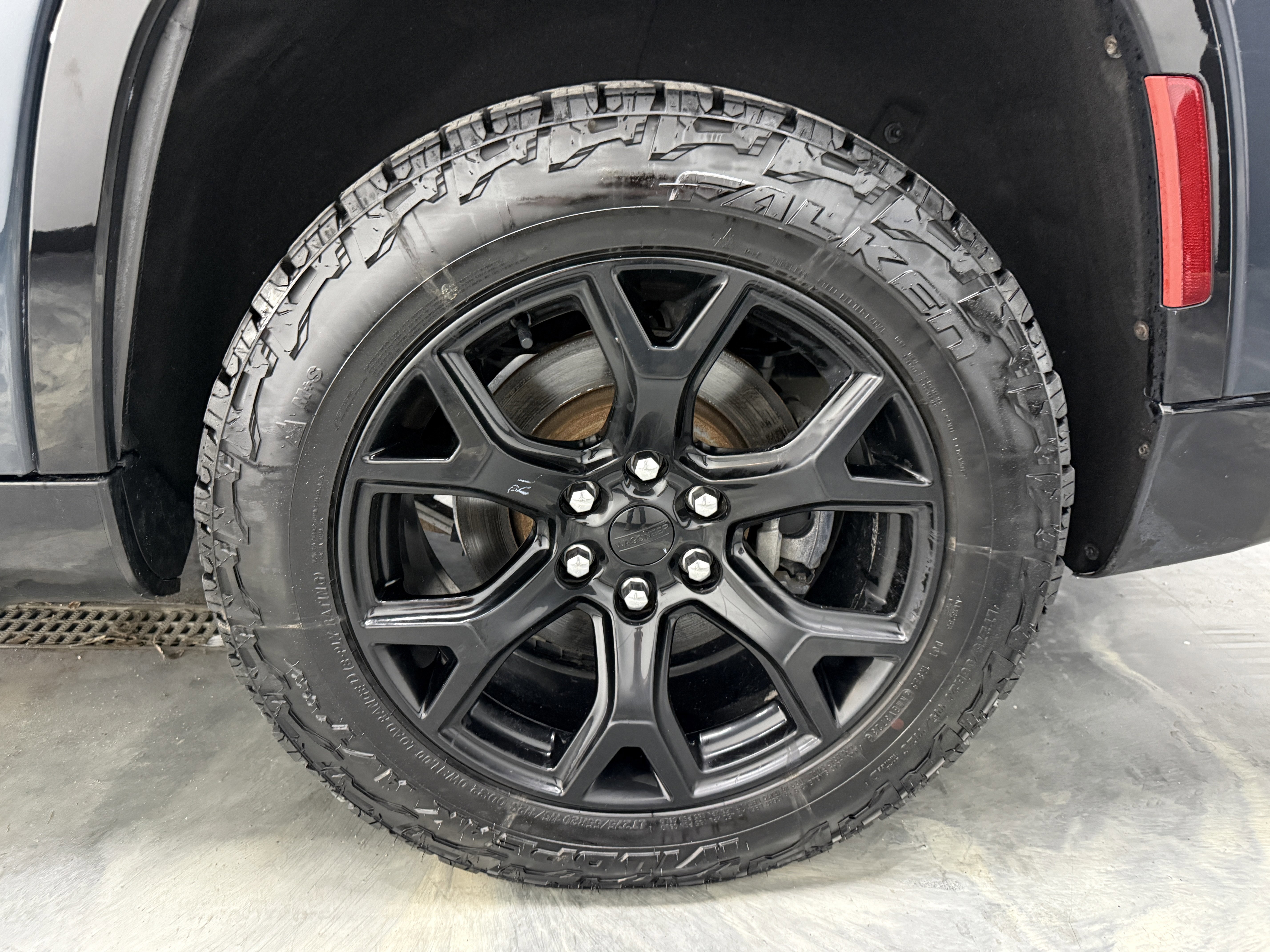 Used 2023 Jeep Wagoneer Series II image 30