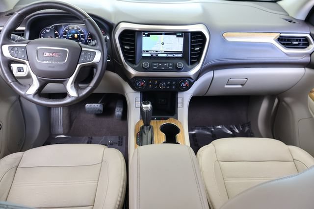 Used 2018 GMC Acadia Denali w/ Technology Package FWD image 16