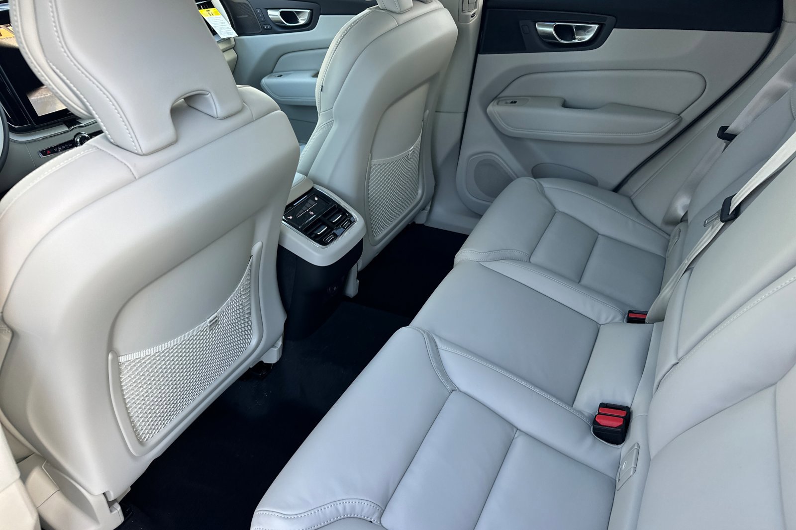 New 2026 Volvo XC60 B5 Ultra w/ Protection Package Premier image 10