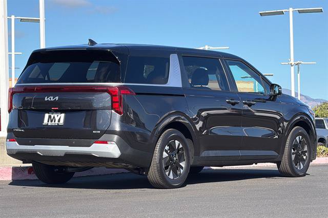 New 2026 Kia Carnival LXS FWD image 4