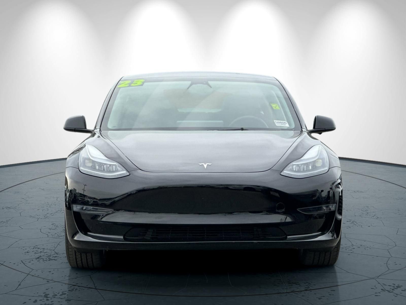 Used 2023 Tesla Model 3 Standard Range image 9