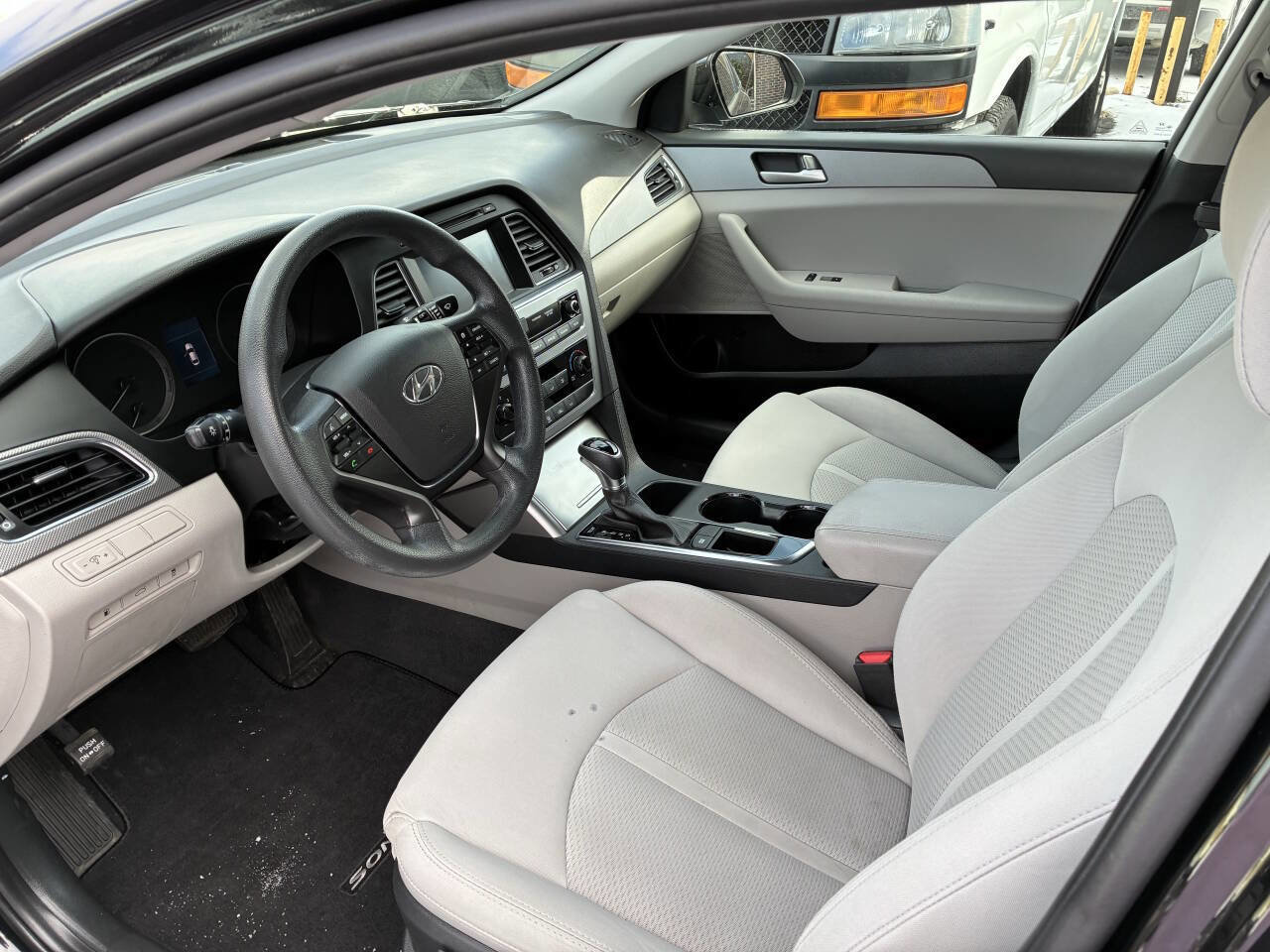 Used 2017 Hyundai Sonata SE w/ Cargo Package image 15