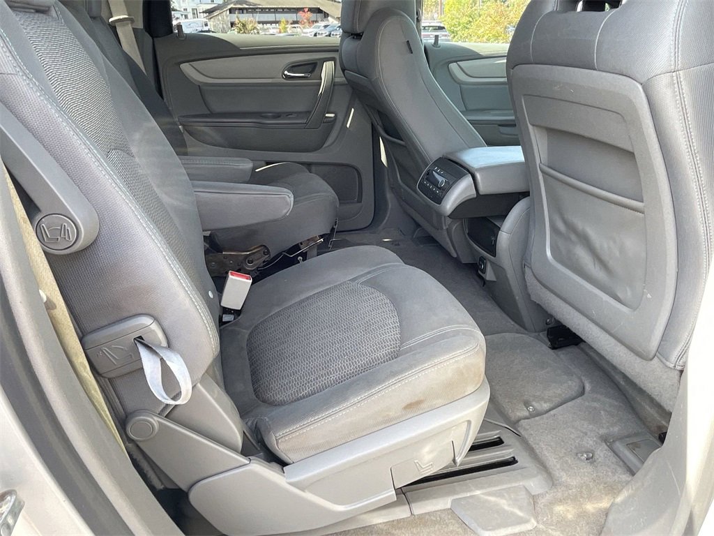 Used 2017 Chevrolet Traverse LT image 23