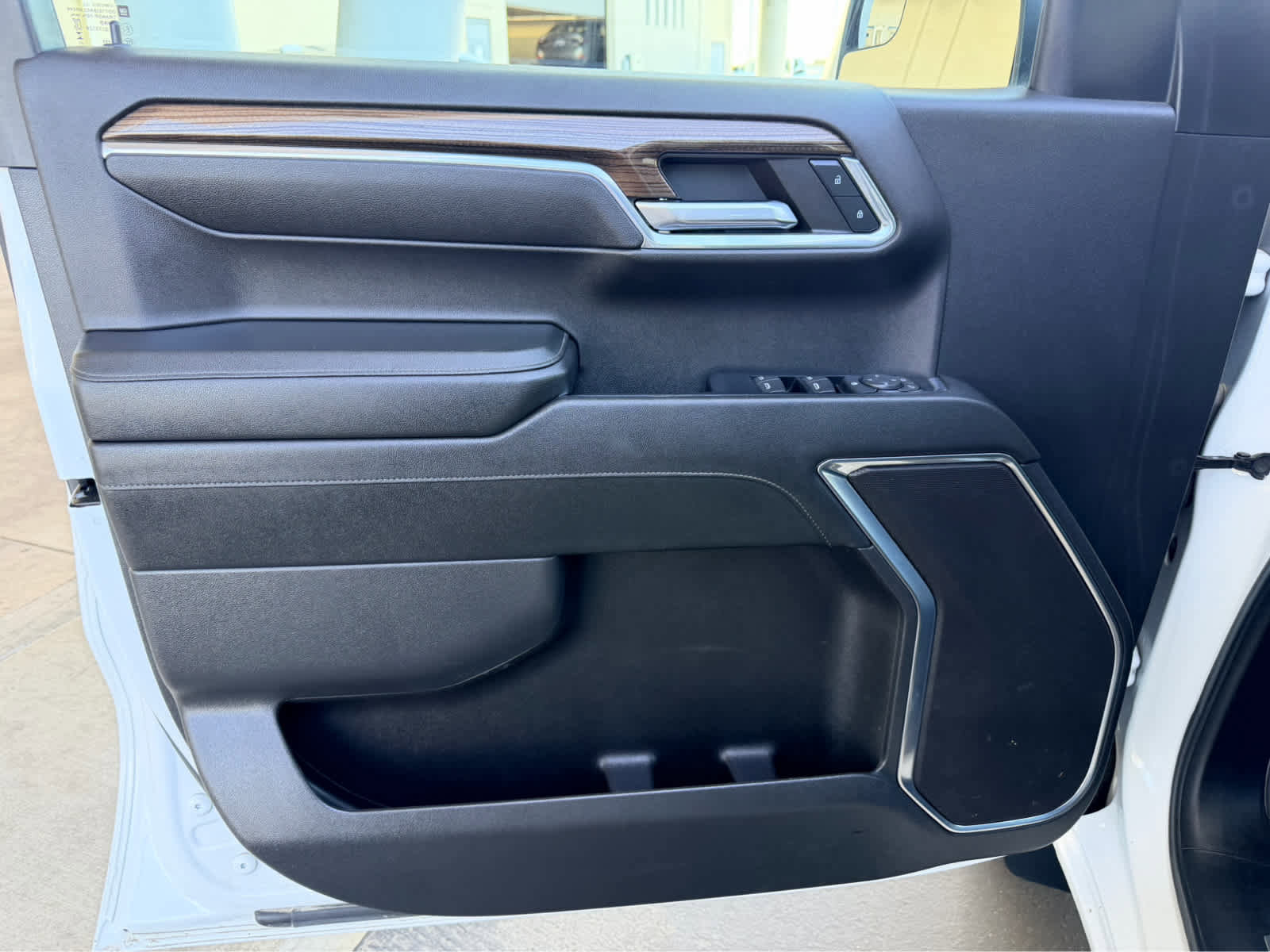 Used 2023 Chevrolet Silverado 1500 LT image 12