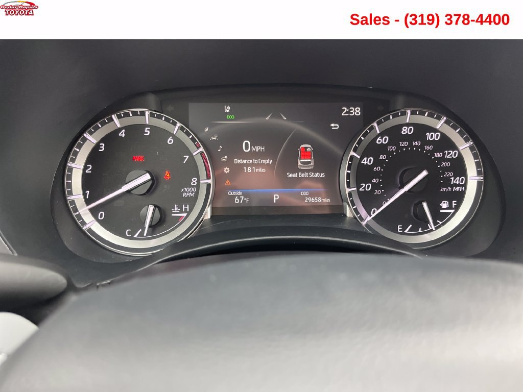 Used 2022 Toyota Highlander XLE AWD/4WD image 16