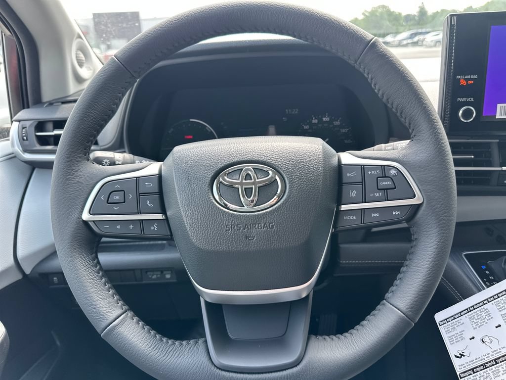 Used 2026 Toyota Sienna XLE AWD/4WD image 19