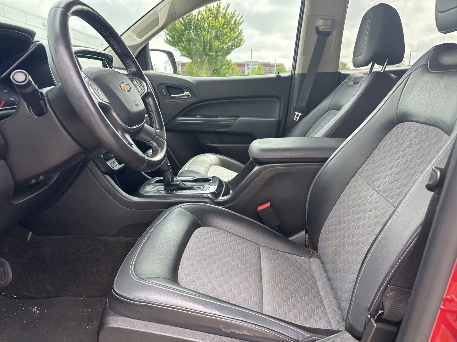 Used 2015 Chevrolet Colorado Z71 RWD image 9