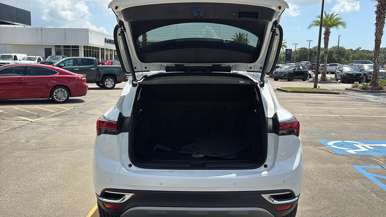 Certified 2023 Buick Envision Preferred AWD/4WD image 19