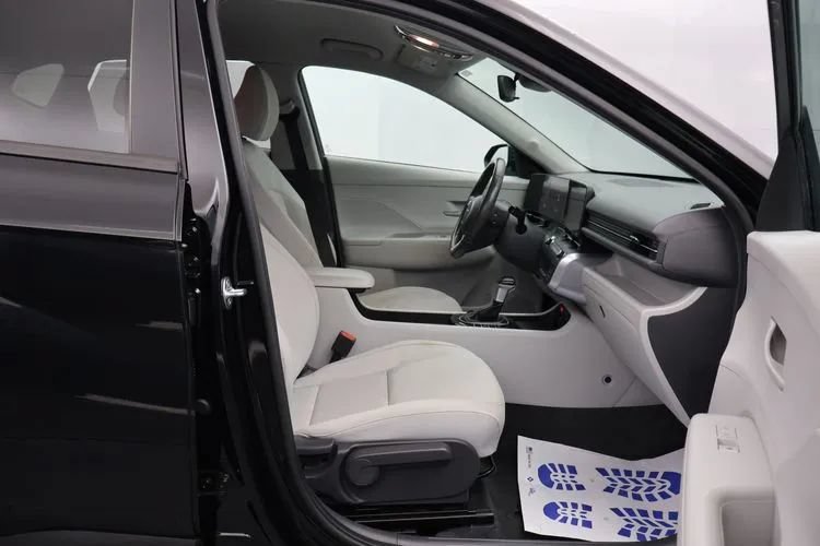 Used 2025 Hyundai Kona SEL FWD image 17