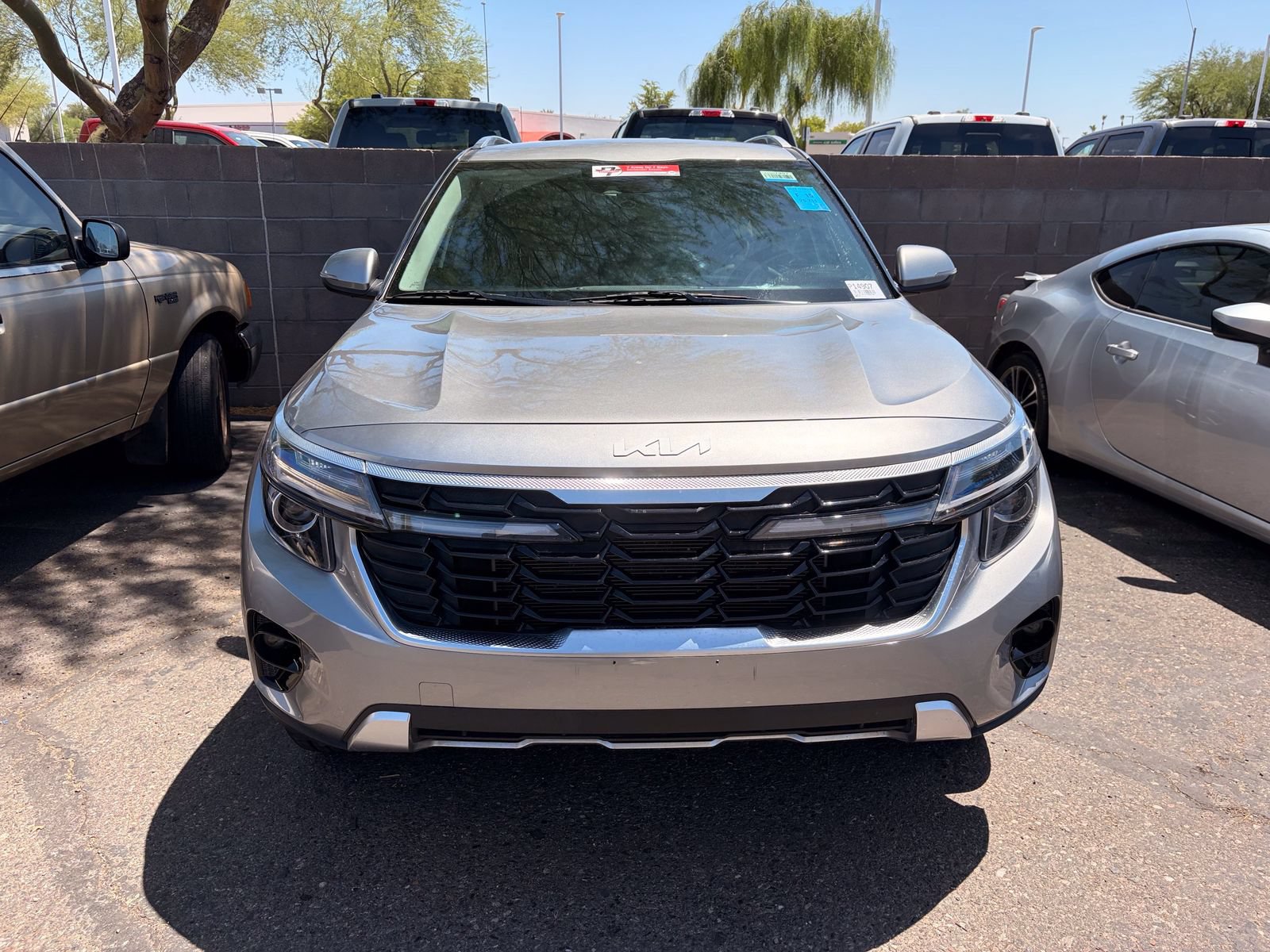 Used 2024 Kia Seltos S AWD/4WD image 2