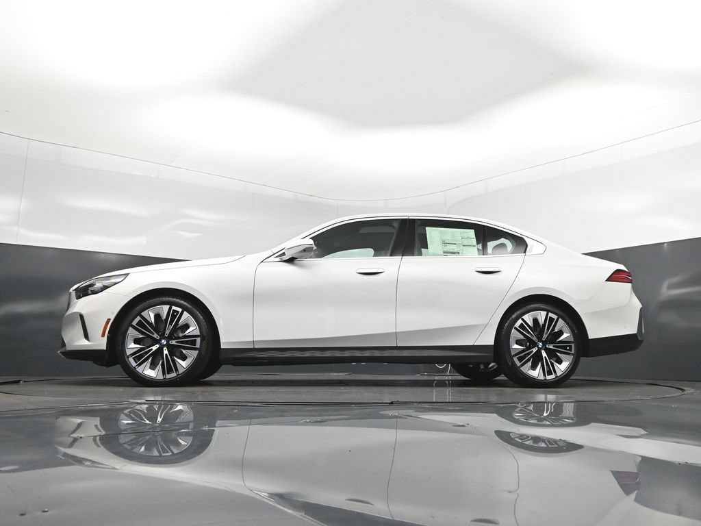 New 2027 BMW 540i xDrive w/ Premium Package AWD/4WD image 39