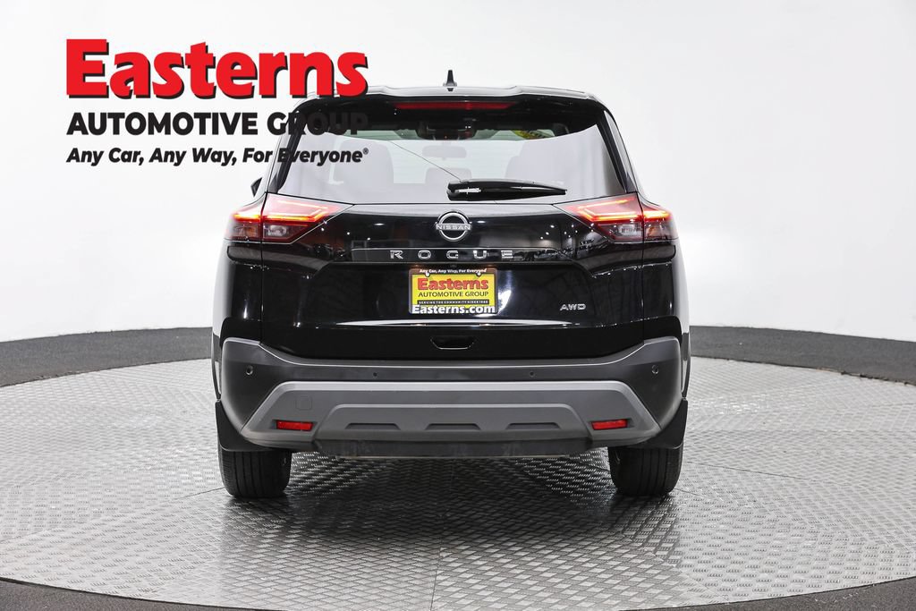 Used 2023 Nissan Rogue S AWD/4WD image 6
