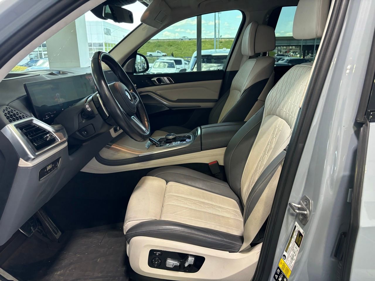 Used 2023 BMW X7 M60i w/ Executive Package AWD/4WD image 12