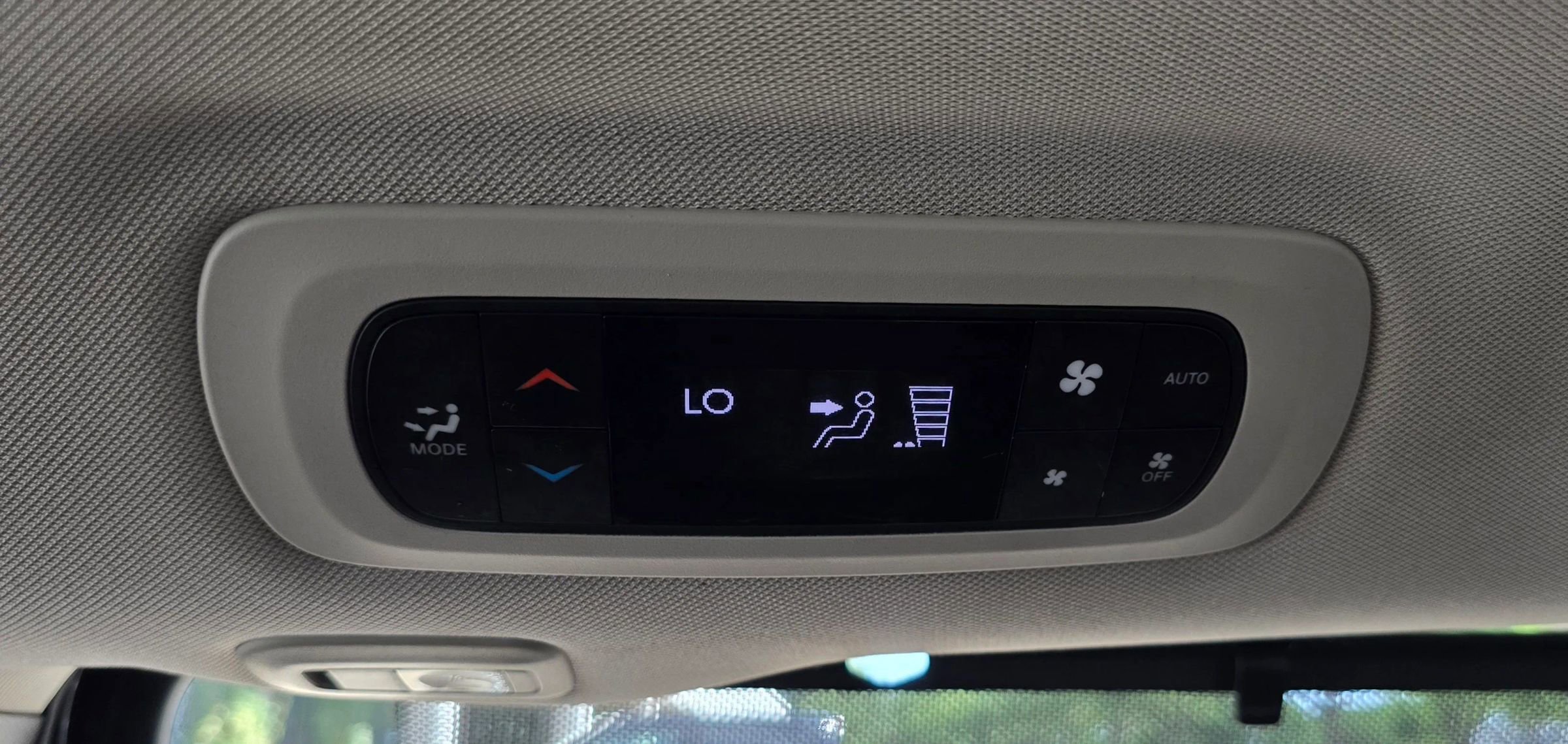 Used 2017 Chrysler Pacifica Limited FWD image 58