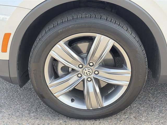 Used 2021 Volkswagen Tiguan SEL AWD/4WD image 11