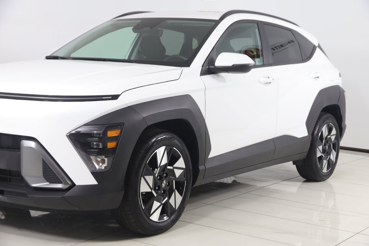 Used 2024 Hyundai Kona SEL FWD image 46