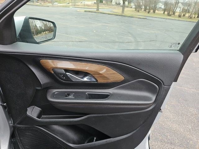 Used 2020 GMC Terrain SLE image 13
