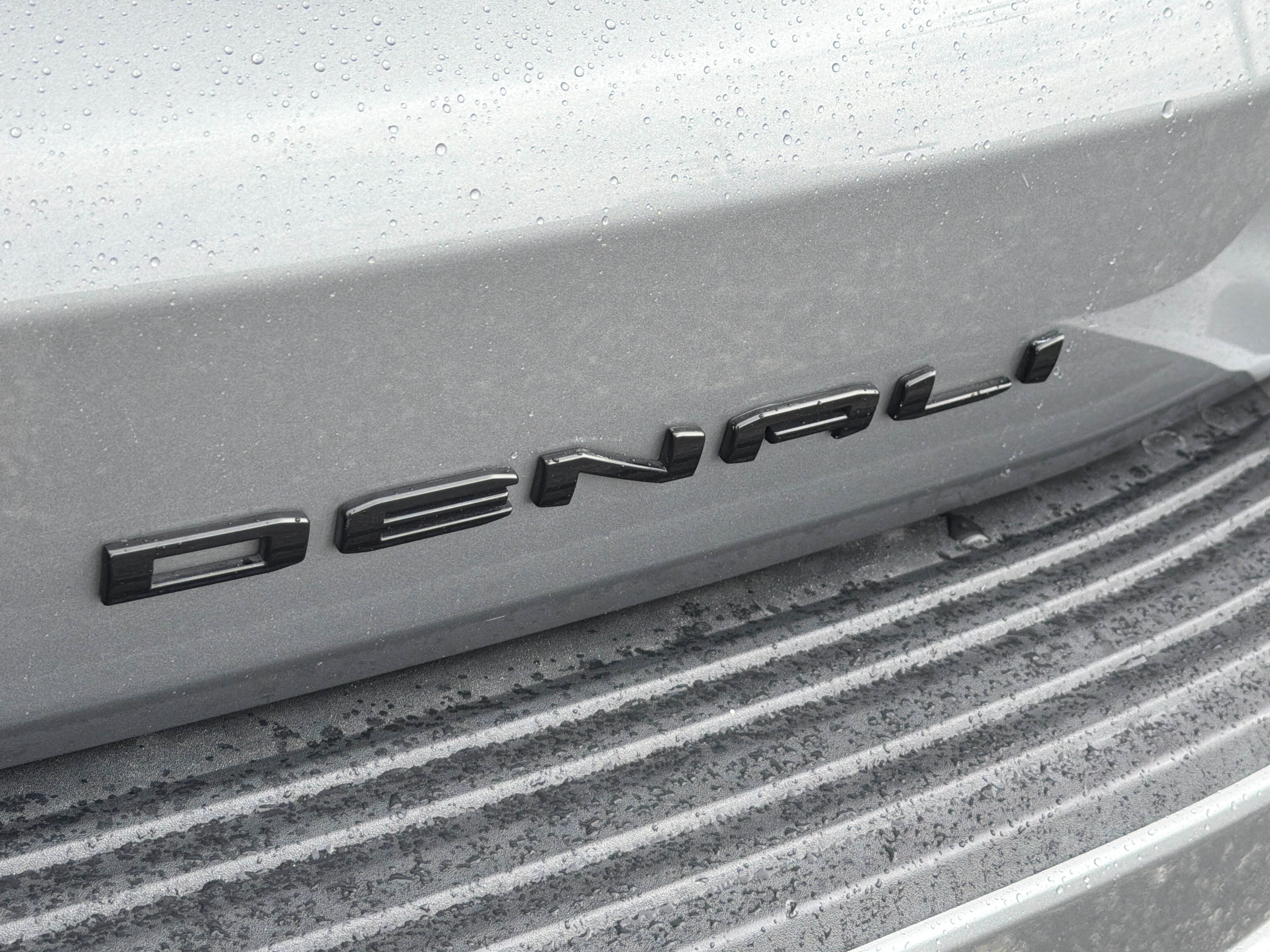 Used 2023 GMC Yukon Denali AWD/4WD image 14