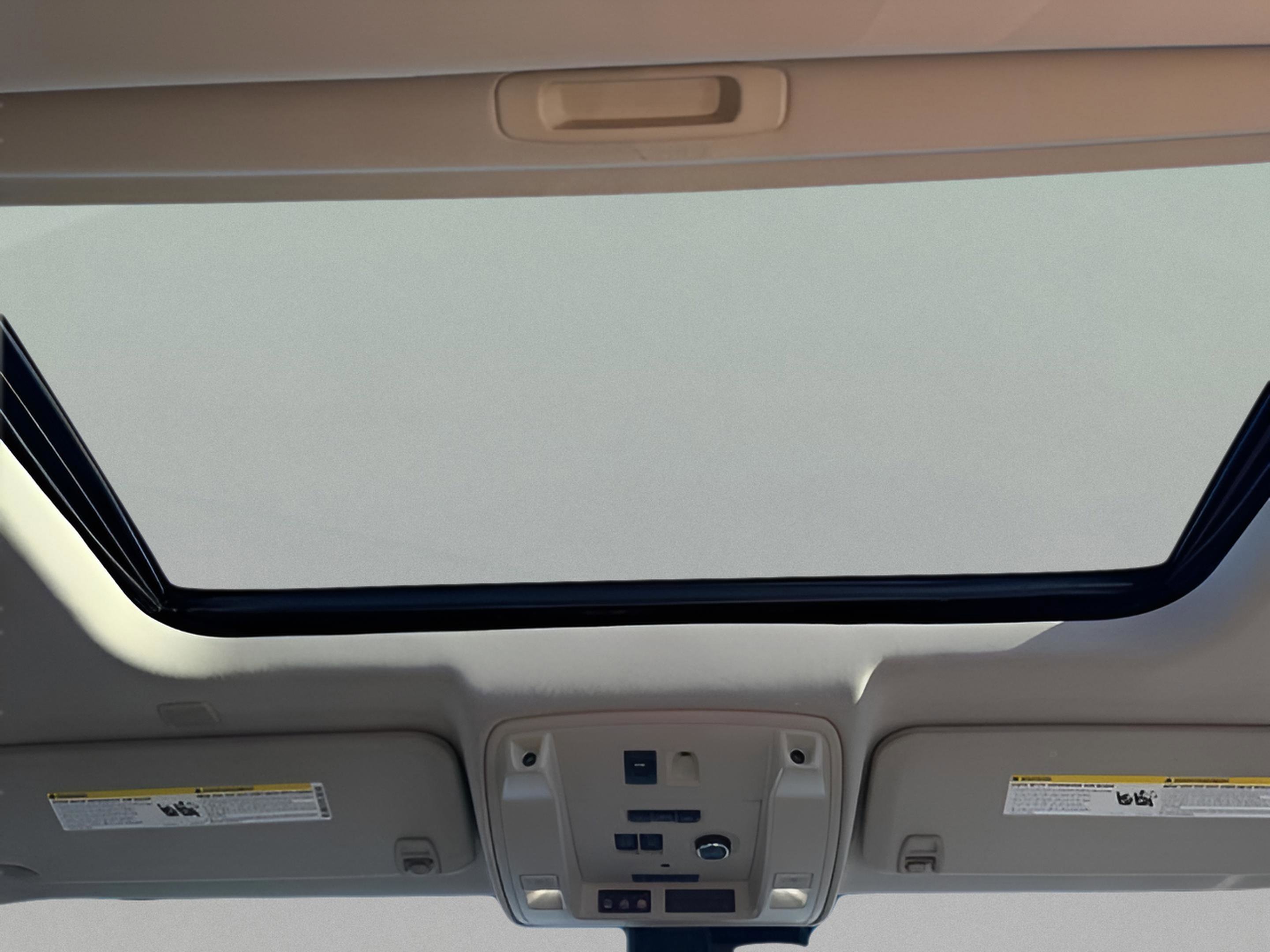 Used 2017 Cadillac Escalade Luxury image 13