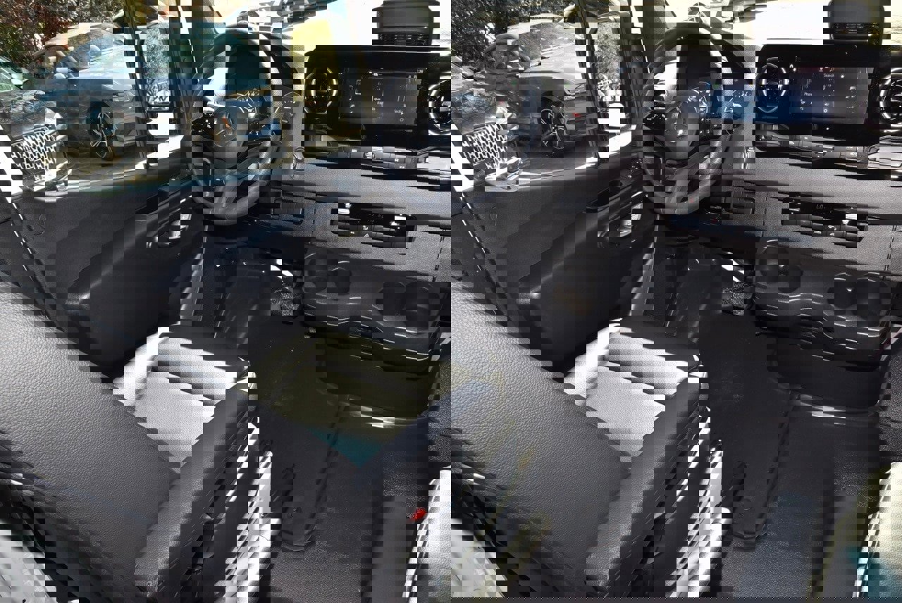 Used 2025 Mercedes-Benz Sprinter 2500 image 18