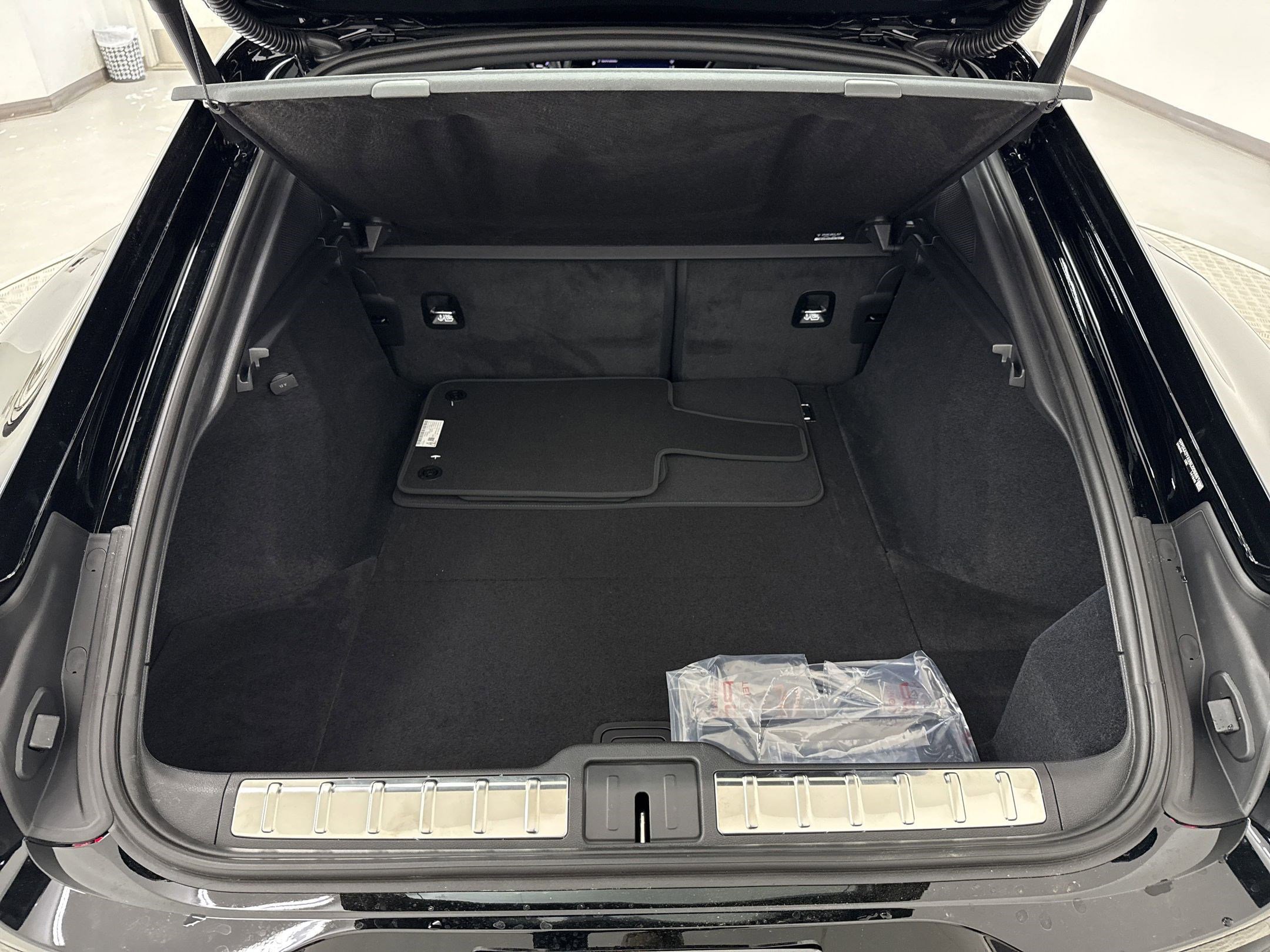 New 2025 Porsche Panamera 4 image 33