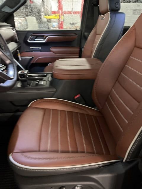 Used 2025 GMC Sierra 1500 Denali Ultimate image 14