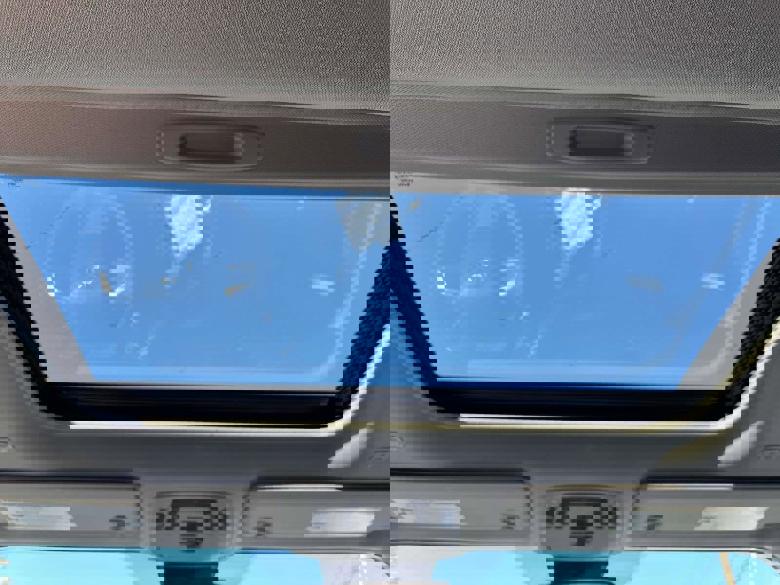 New 2026 Toyota Sienna XLE AWD/4WD image 10