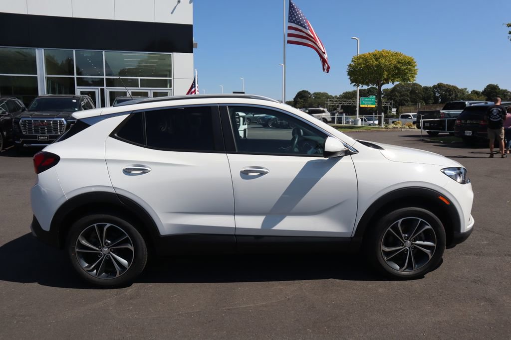 Used 2022 Buick Encore GX Select image 3