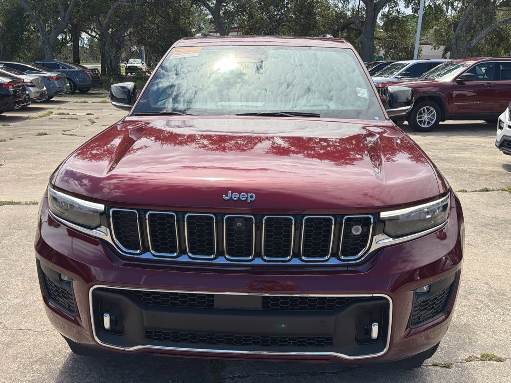 Used 2024 Jeep Grand Cherokee Overland RWD image 2