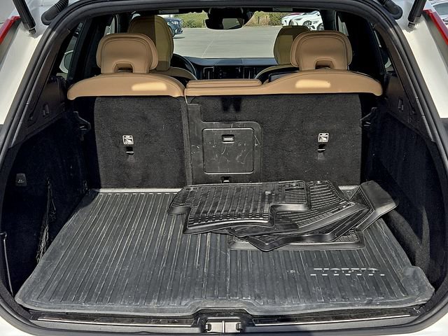 Used 2020 Volvo XC60 T6 Inscription w/ Protection Package image 31