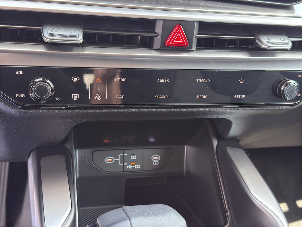 New 2026 Kia Sorento LX FWD image 13