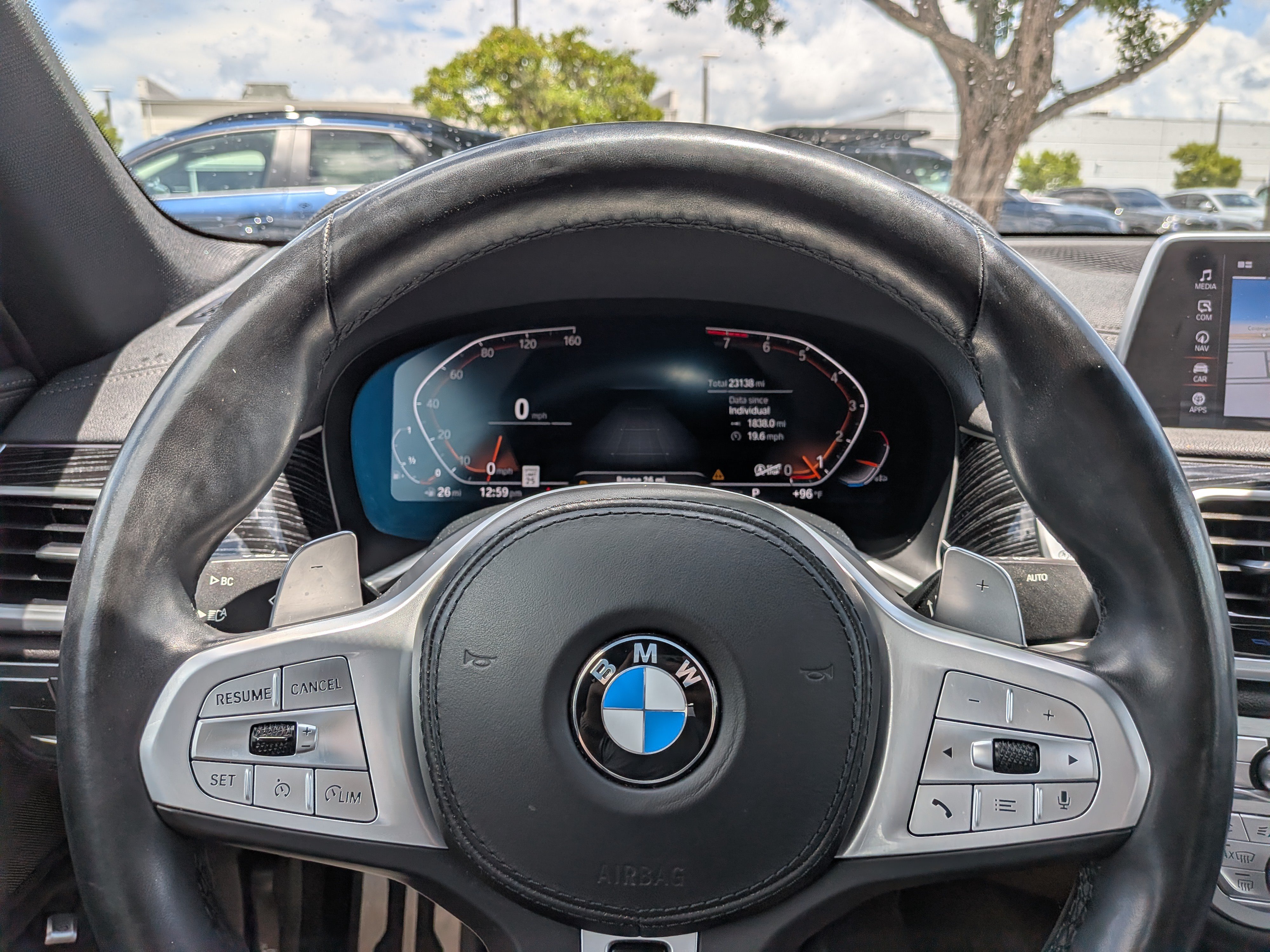 Used 2022 BMW 740i w/ M Sport Package RWD image 27